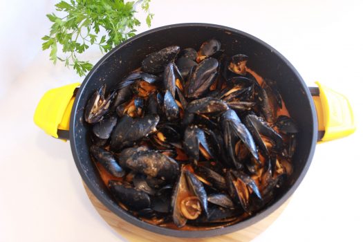 MEJILLONES EN SALSA MARINERA