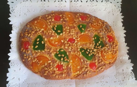 coca de san juan con frutas
