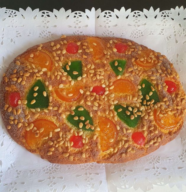 coca de san juan con frutas
