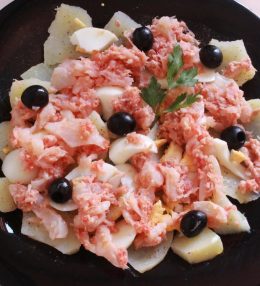 ENSALADA DE PATATAS Y BACALAO