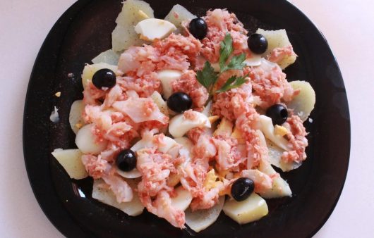 ensalada de patatas y bacalao
