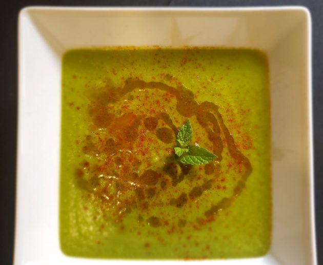 crema de guisantes con aceite de menta