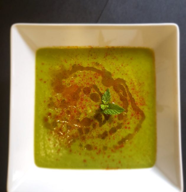 crema de guisantes con aceite de menta