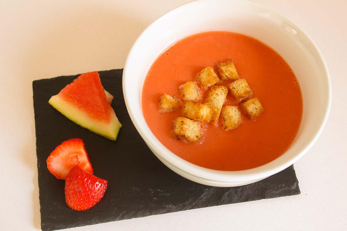 GAZPACHO PERFECTO DE FRESAS Y SANDĂA
