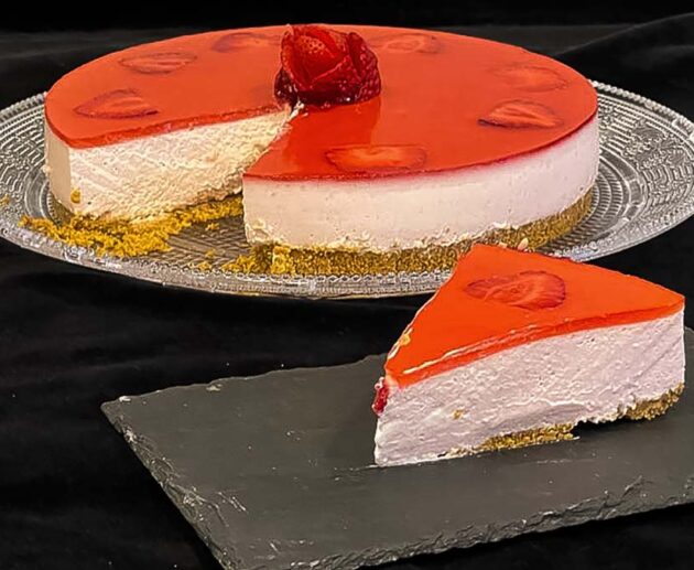 tarta mousse de fresas sin huevo y sin gluten